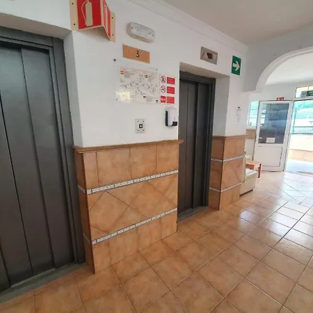 Ocean Front Cozy 2 Bedroom, 3 Beds Spacious- Netflix, Pool, Lift & Fast Wifi Playa del Inglés