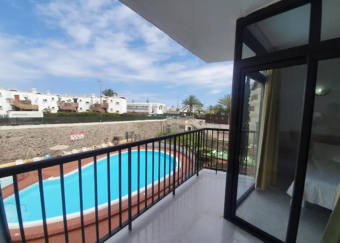 Ocean Front Cozy 2 Bedroom, 3 Beds Spacious- Netflix, Pool, Lift & Fast Wifi Апартаменты Плайя-дель-Инглес