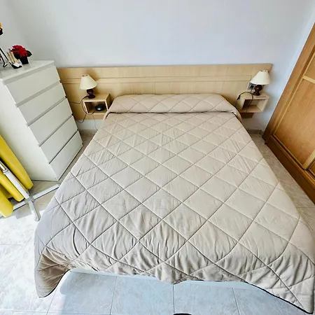 Ocean Front Cozy 2 Bedroom, 3 Beds Spacious- Netflix, Pool, Lift & Fast Wifi アパート *