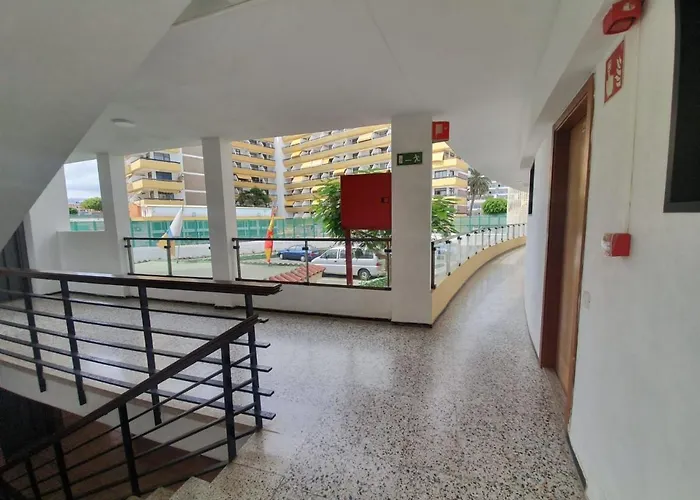 Ocean Front Cozy 2 Bedroom, 3 Beds Spacious- Netflix, Pool, Lift & Fast Wifi アパート