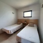 Ocean Front Cozy 2 Bedroom, 3 Beds Spacious- Netflix, Pool, Lift & Fast Wifi Apartmán *