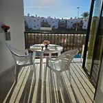 Ocean Front Cozy 2 Bedroom, 3 Beds Spacious- Netflix, Pool, Lift & Fast Wifi Playa del Inglés
