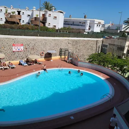 Ocean Front Cozy 2 Bedroom, 3 Beds Spacious- Netflix, Pool, Lift & Fast Wifi * Плайя-дель-Инглес