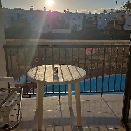 Ocean Front Cozy 2 Bedroom, 3 Beds Spacious- Netflix, Pool, Lift & Fast Wifi Плайя-дель-Инглес