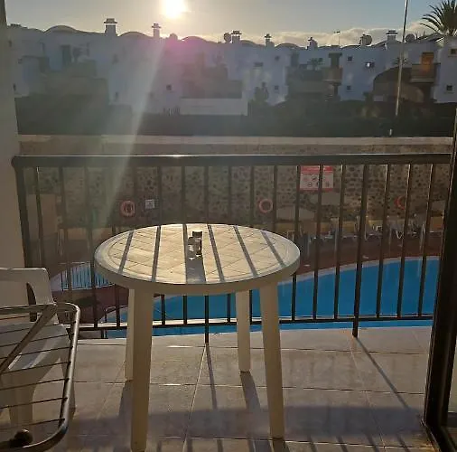 Ocean Front Cozy 2 Bedroom, 3 Beds Spacious- Netflix, Pool, Lift & Fast Wifi プラヤ・デル・イングレス