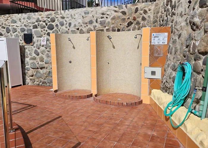 Ocean Front Cozy 2 Bedroom, 3 Beds Spacious- Netflix, Pool, Lift & Fast Wifi Apartamento Playa del Inglés