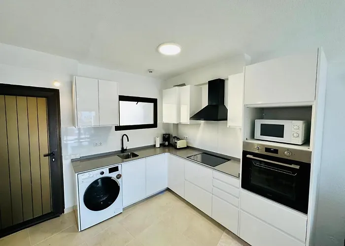 アパート Ocean Front Cozy 2 Bedroom, 3 Beds Spacious- Netflix, Pool, Lift & Fast Wifi プラヤ・デル・イングレス