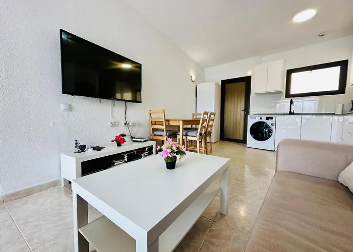 Apartamento Ocean Front Cozy 2 Bedroom, 3 Beds Spacious- Netflix, Pool, Lift & Fast Wifi