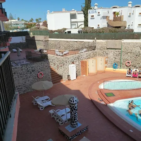 Ocean Front Cozy 2 Bedroom, 3 Beds Spacious- Netflix, Pool, Lift & Fast Wifi Playa del Ingles (Gran Canaria)