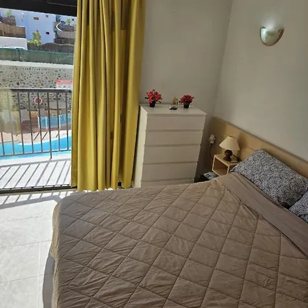 Ocean Front Cozy 2 Bedroom, 3 Beds Spacious- Netflix, Pool, Lift & Fast Wifi Playa del Ingles (Gran Canaria)